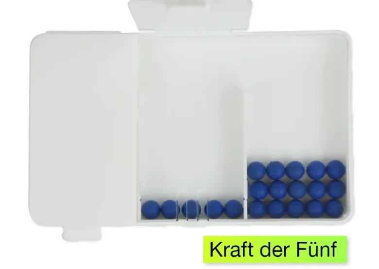 Flüster-Schüttelbox 3-tlg., mit 20 Perlen