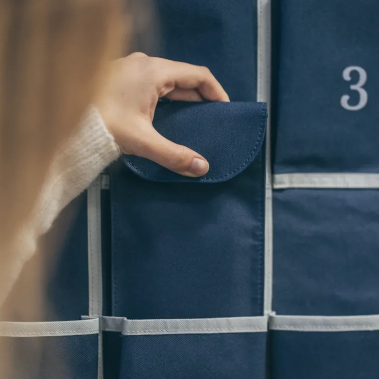 Handy-Hotel "Cyber-Safe" mit 30 Einstecktaschen, 130x78 cm